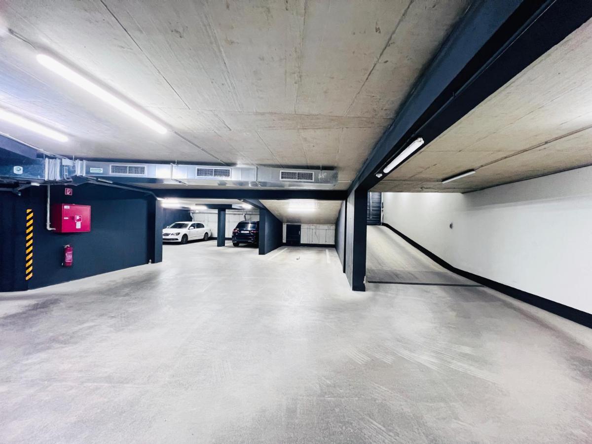Twoparrots App. With Garage, Balkony, Citycenter Žilina Exteriér fotografie