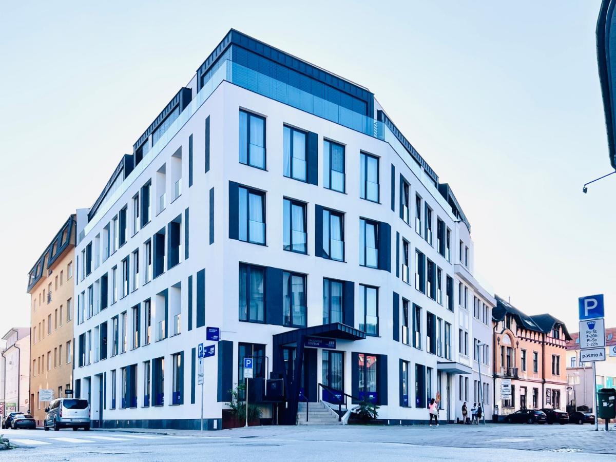 Twoparrots App. With Garage, Balkony, Citycenter Žilina Exteriér fotografie